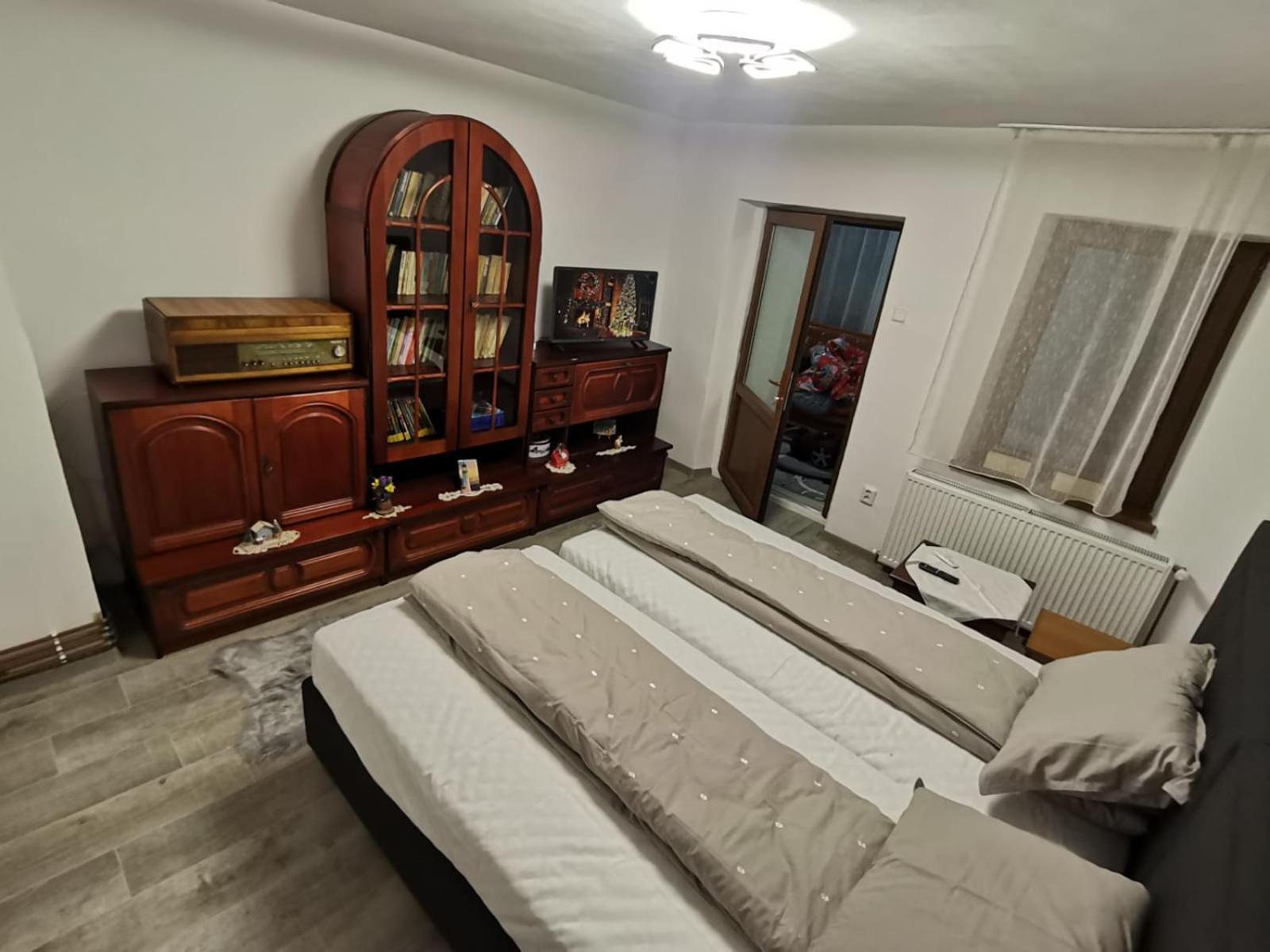 Вилла Casa La Rusu Lupeni  Экстерьер фото