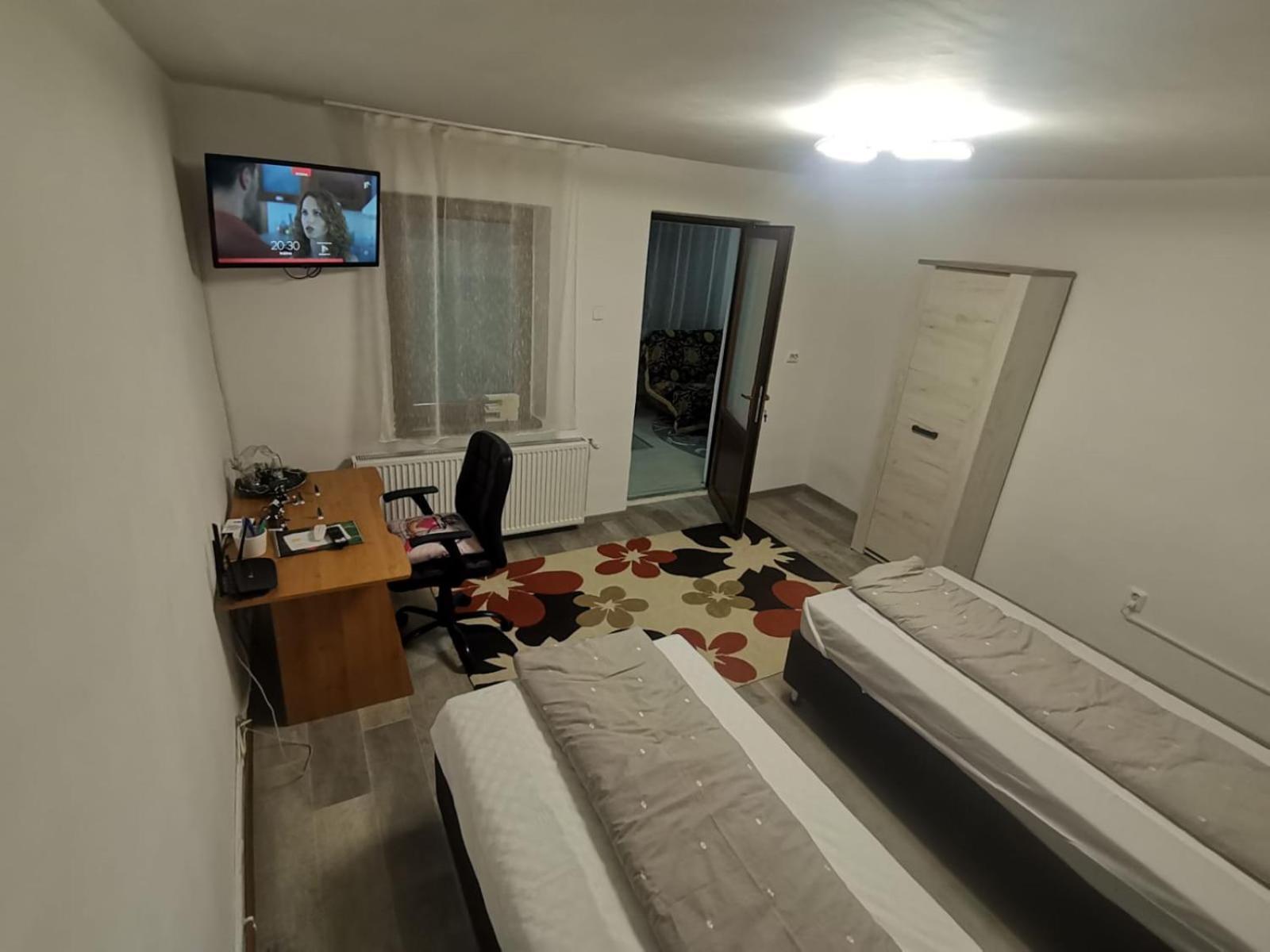 Вилла Casa La Rusu Lupeni  Экстерьер фото